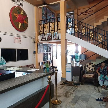 Kusum Hotel Dibrugarh Esterno foto