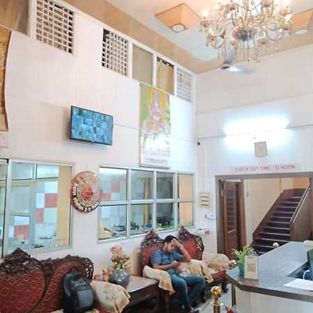 Kusum Hotel Dibrugarh Esterno foto