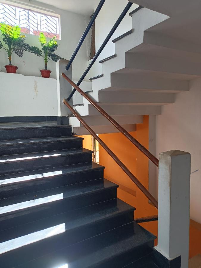 Kusum Hotel Dibrugarh Esterno foto