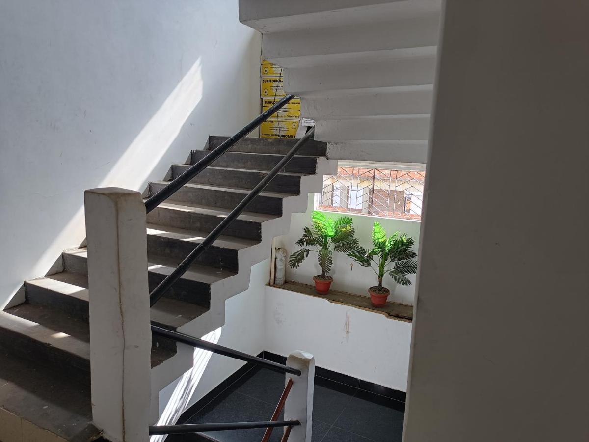 Kusum Hotel Dibrugarh Esterno foto