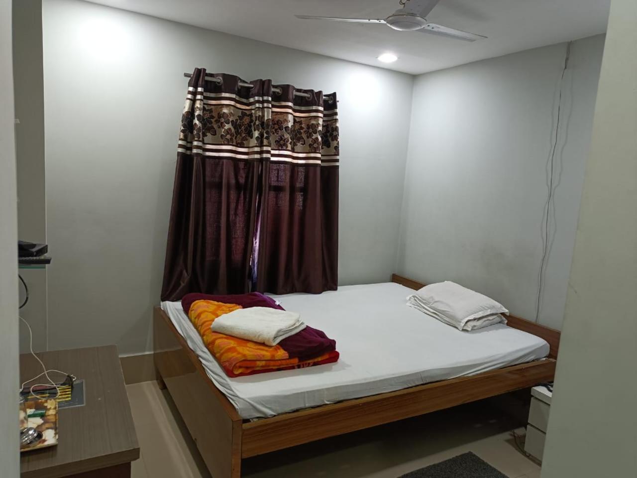 Kusum Hotel Dibrugarh Esterno foto