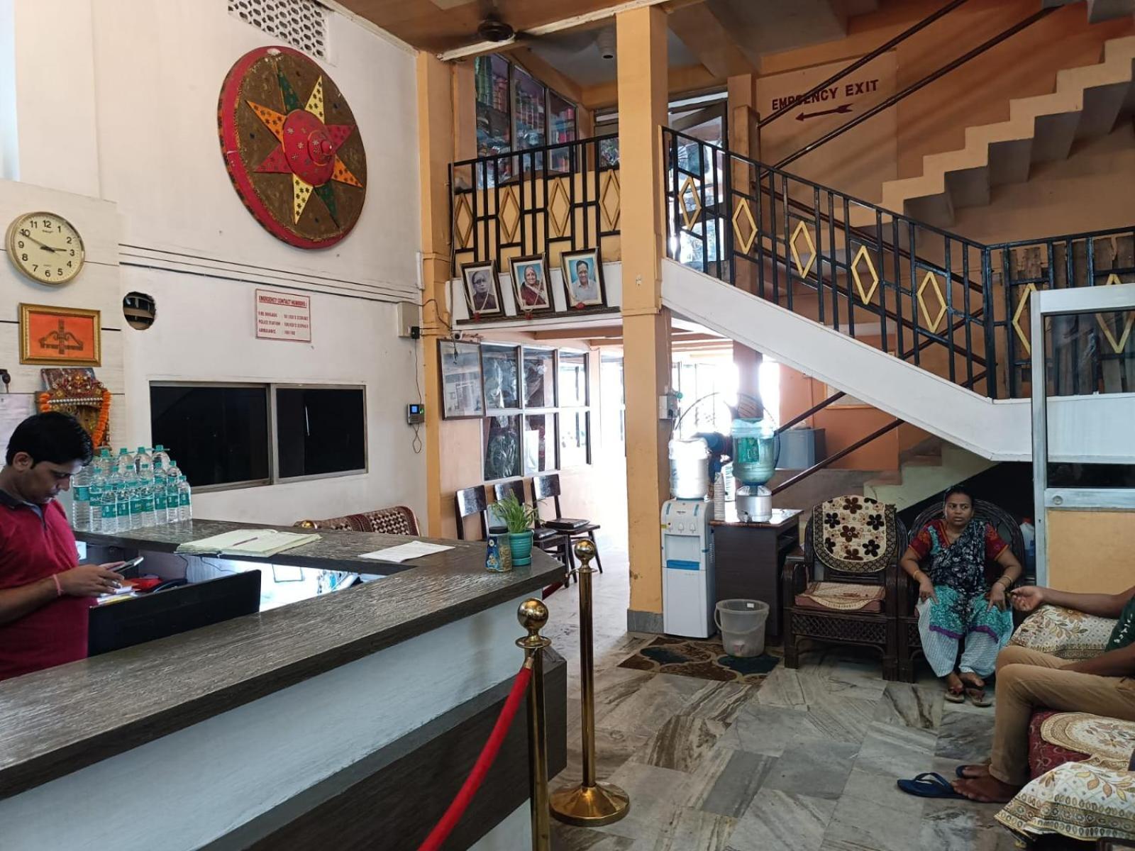 Kusum Hotel Dibrugarh Esterno foto