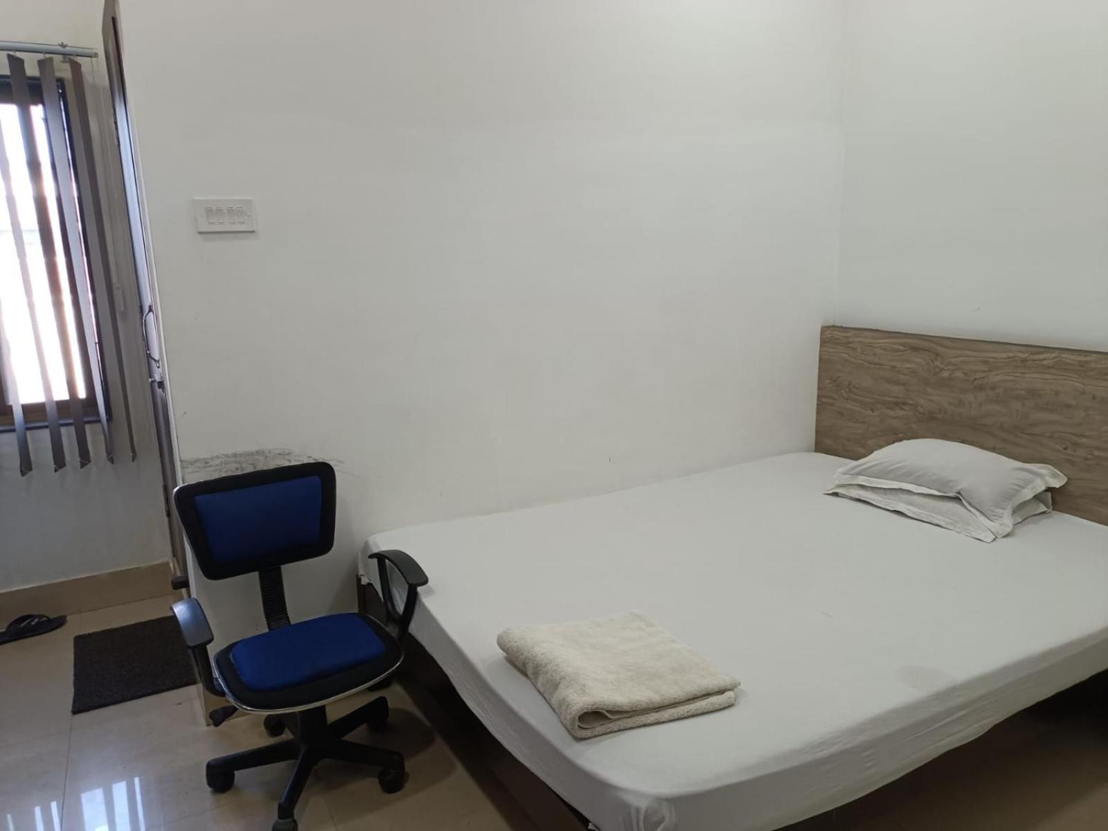 Kusum Hotel Dibrugarh Esterno foto