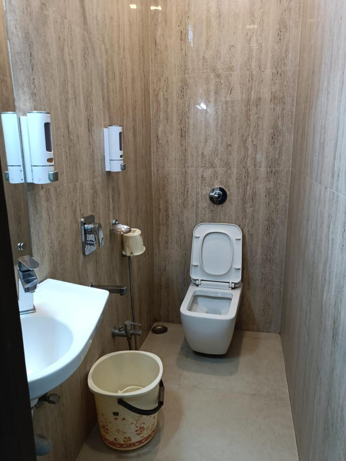 Kusum Hotel Dibrugarh Esterno foto