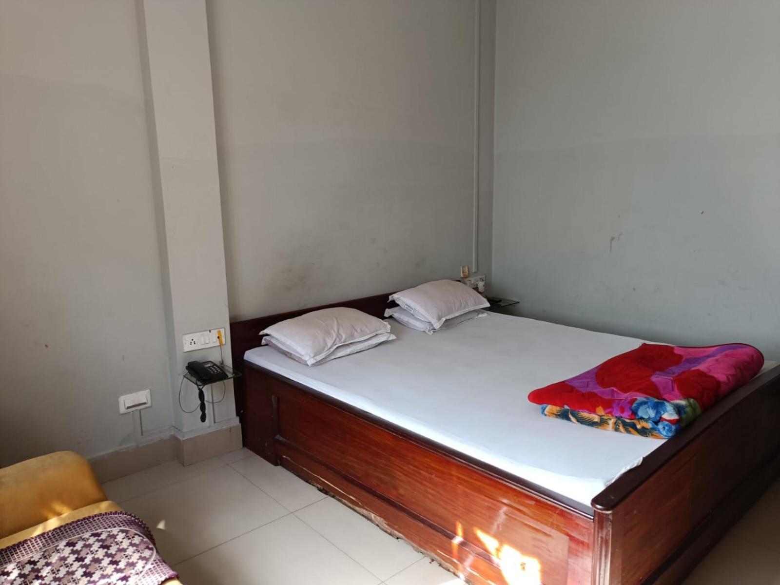 Kusum Hotel Dibrugarh Esterno foto