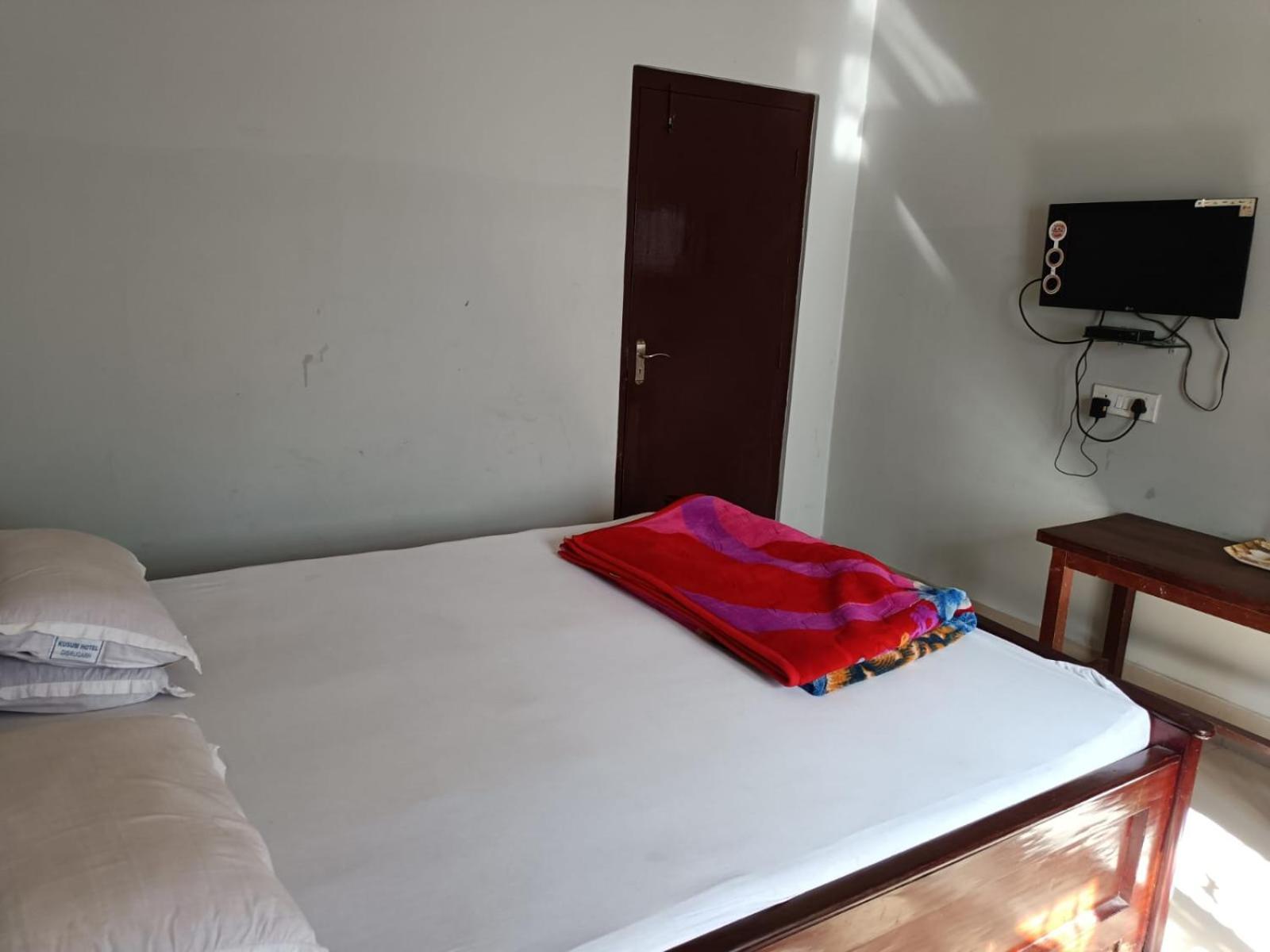 Kusum Hotel Dibrugarh Esterno foto